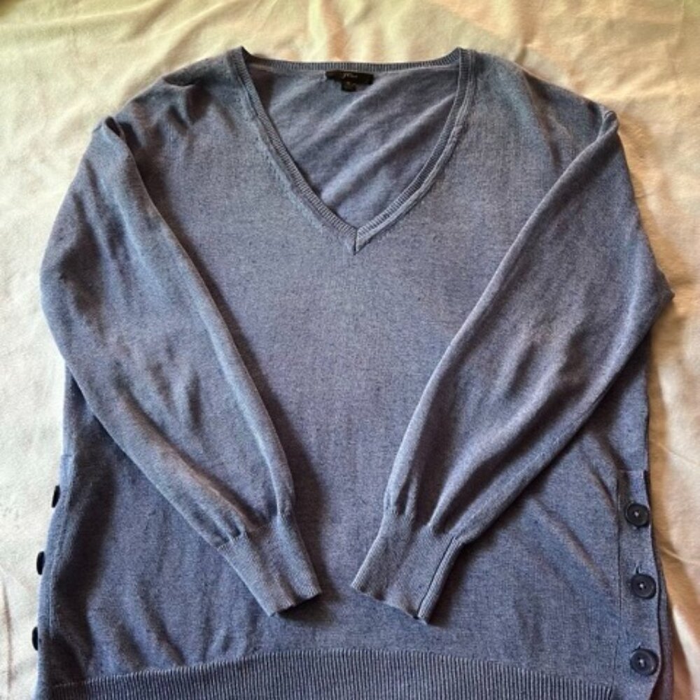 J. Crew V Neck Lightweight Sweater - Wm Medium